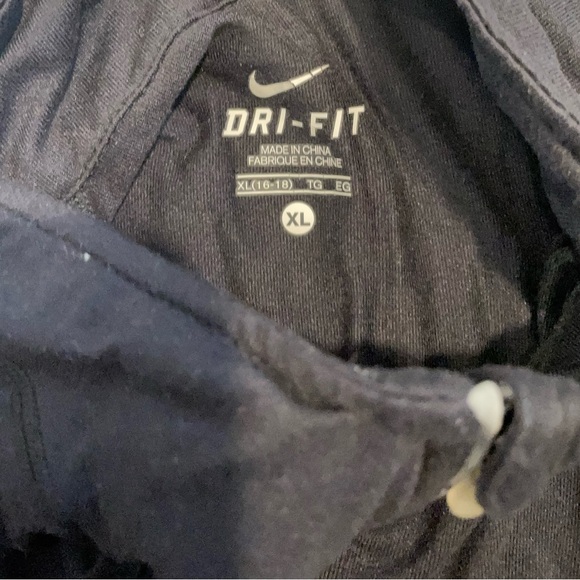 Nike Dri-fit quarter zip long sleeve top - Picture 5 of 8